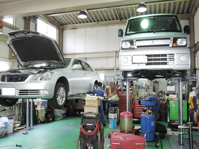 松浦自動車　修理工場